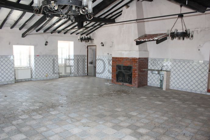 Moradia V3 + Edifício · Portalegre