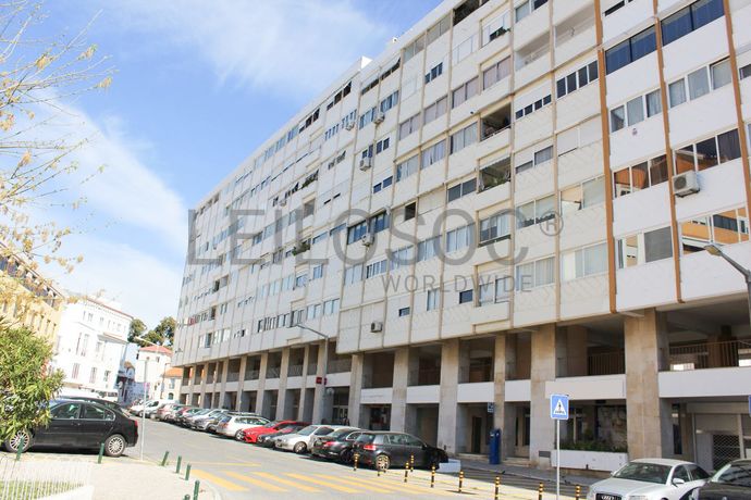 Lugar de Garagem · Lisboa