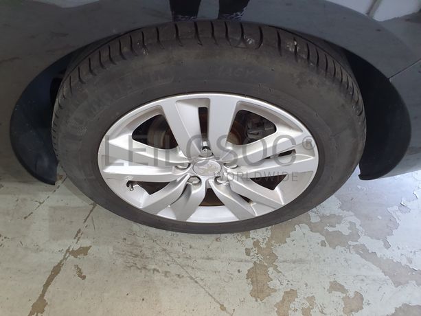 Peugeot 308 · Ano 2015