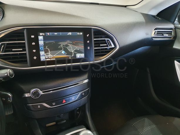 Peugeot 308 · Ano 2015