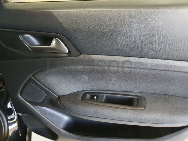 Peugeot 308 · Ano 2015