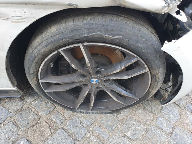 BMW 320D · Ano 2015