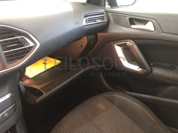 Peugeot 308 · Ano 2017