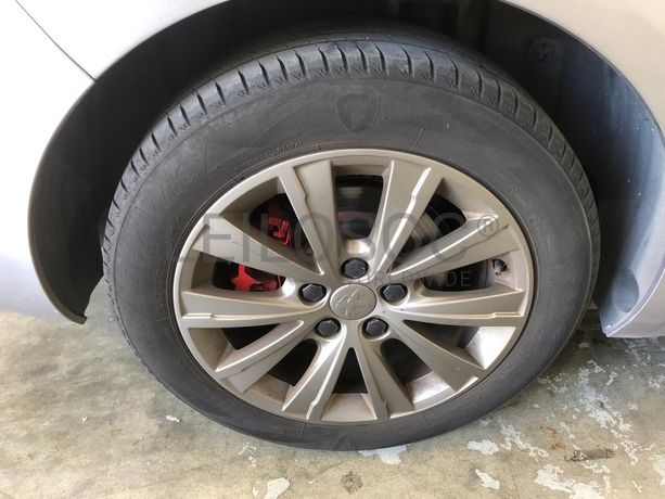 Peugeot 308 · Ano 2017