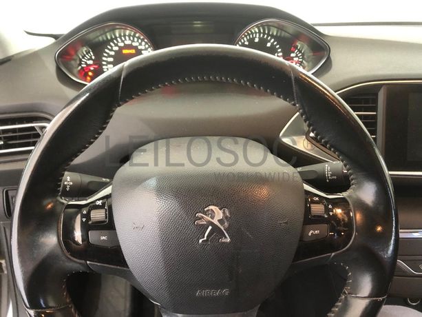 Peugeot 308 · Ano 2017