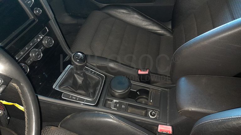 Volkswagen Golf TDI · Ano 2016