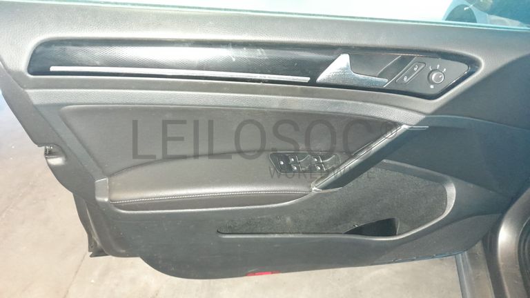 Volkswagen Golf TDI · Ano 2016