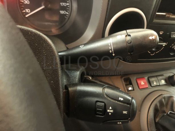 Peugeot Partner · Ano 2017