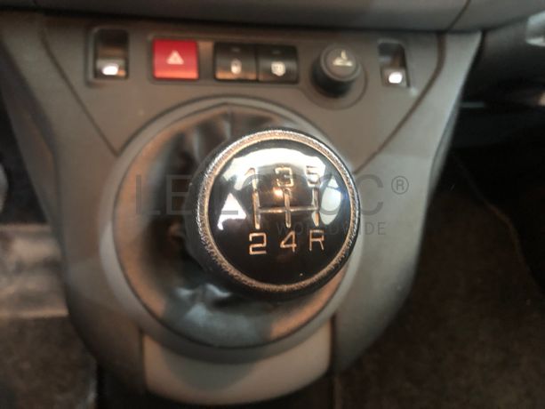 Peugeot Partner · Ano 2017