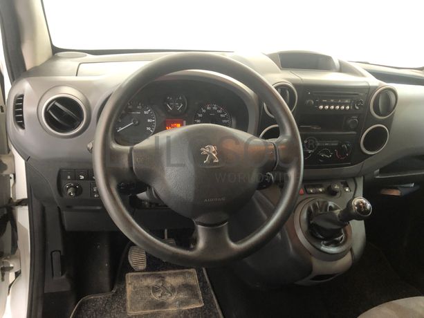 Peugeot Partner · Ano 2017