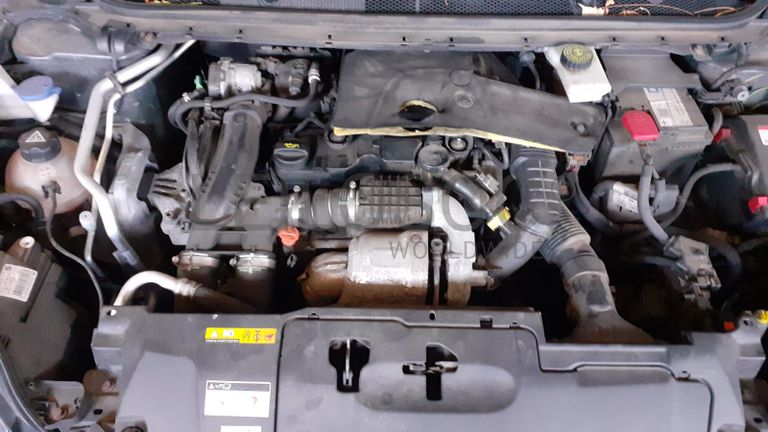 Peugeot 308 · Ano 2015