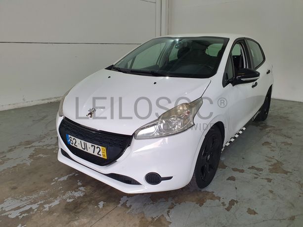 Peugeot 208 · Ano 2013