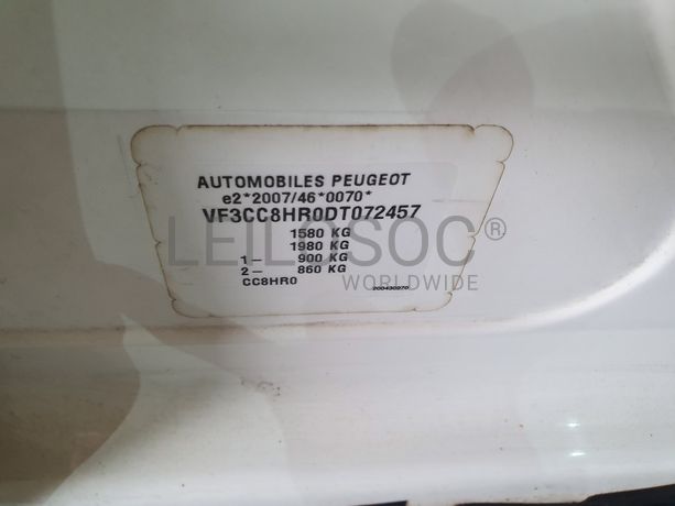 Peugeot 208 · Ano 2013