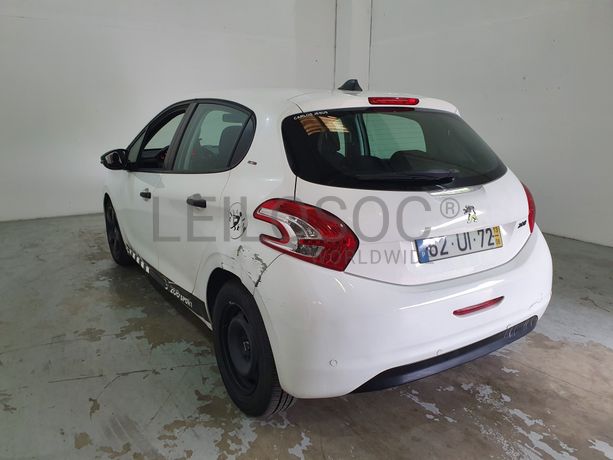 Peugeot 208 · Ano 2013