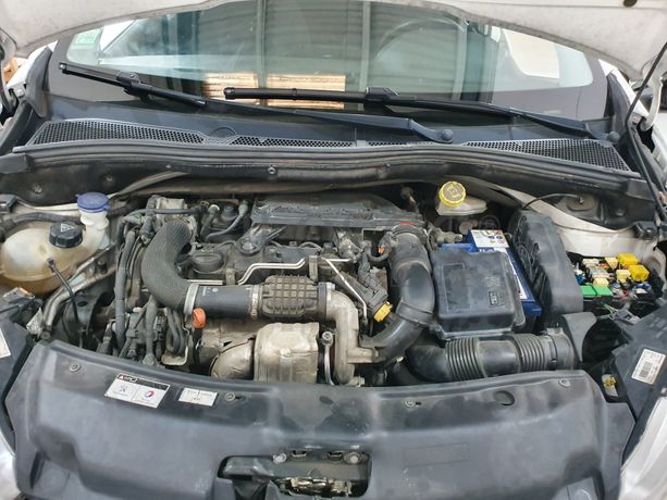 Peugeot 208 · Ano 2013