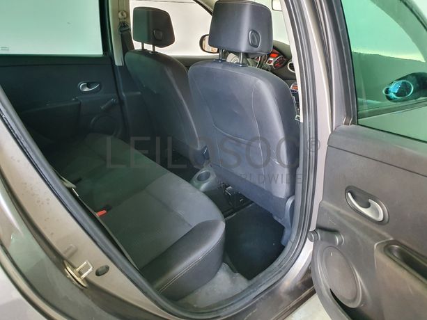 Renault Clio · Ano 2011