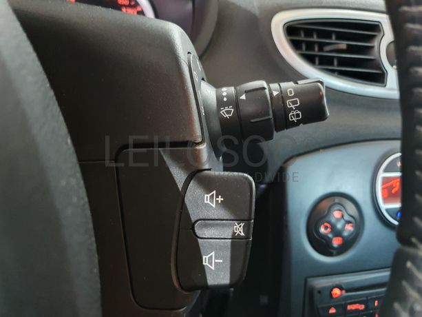 Renault Clio · Ano 2011