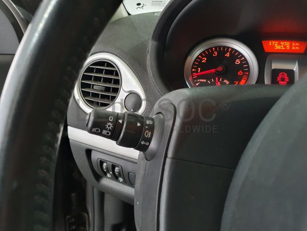 Renault Clio · Ano 2011