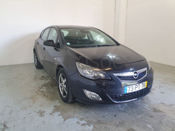Opel Astra 1.7 CDTI · Ano 2012