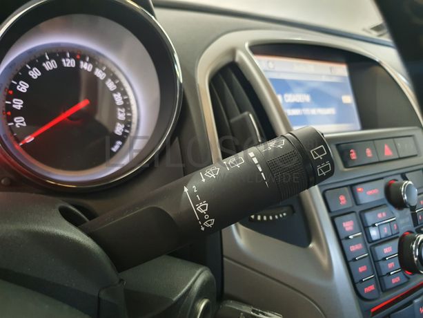 Opel Astra 1.7 CDTI · Ano 2012