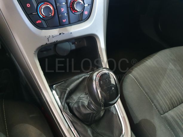Opel Astra 1.7 CDTI · Ano 2012