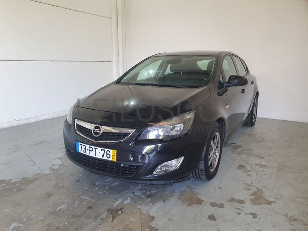 Opel Astra 1.7 CDTI · Ano 2012