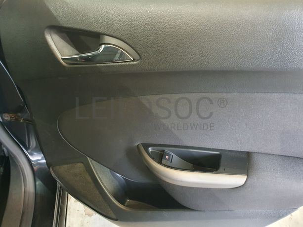 Opel Astra 1.7 CDTI · Ano 2012