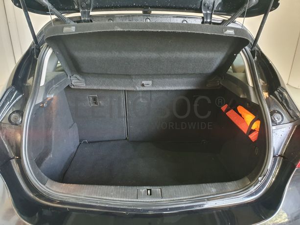 Opel Astra 1.7 CDTI · Ano 2012