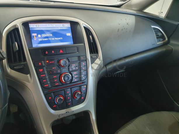 Opel Astra 1.7 CDTI · Ano 2012