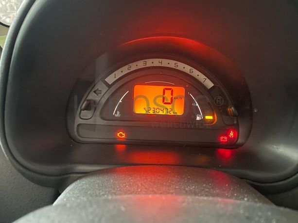 Citroën C3 1.1 i · Ano 2004