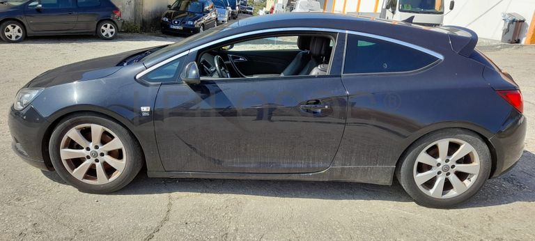 Opel Astra 1.7 CDTI · Ano 2014