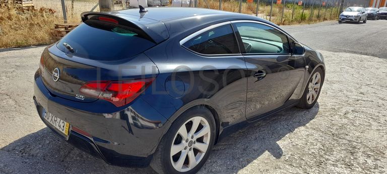 Opel Astra 1.7 CDTI · Ano 2014