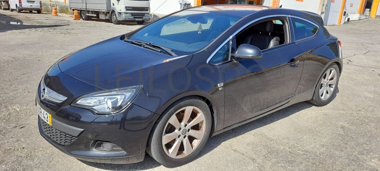 Opel Astra 1.7 CDTI · Ano 2014