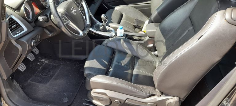 Opel Astra 1.7 CDTI · Ano 2014