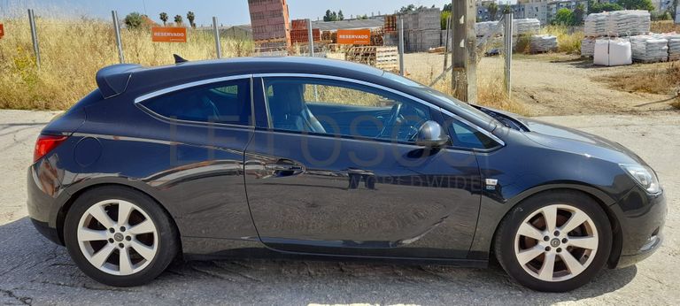 Opel Astra 1.7 CDTI · Ano 2014