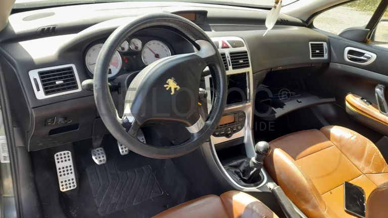 Peugeot 307 · Ano 2004