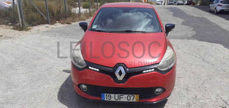 Renault Clio 1.5 DCI · Ano 2013