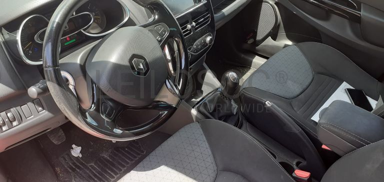 Renault Clio 1.5 DCI · Ano 2013