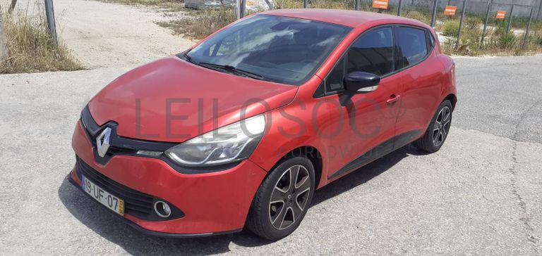 Renault Clio 1.5 DCI · Ano 2013
