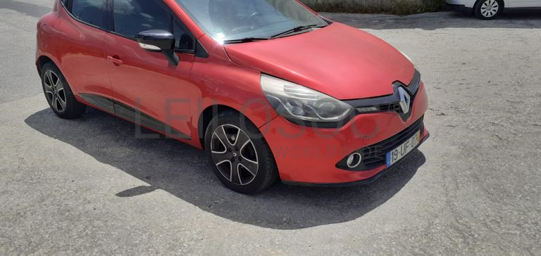 Renault Clio 1.5 DCI · Ano 2013