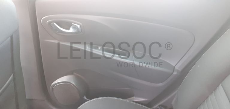 Renault Clio 1.5 DCI · Ano 2013