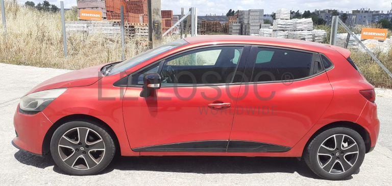 Renault Clio 1.5 DCI · Ano 2013