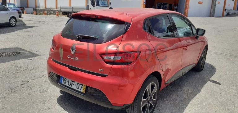 Renault Clio 1.5 DCI · Ano 2013