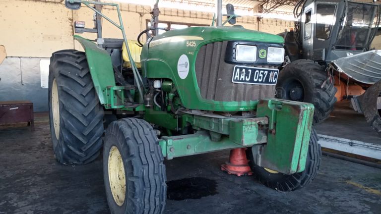 Trator John Deere