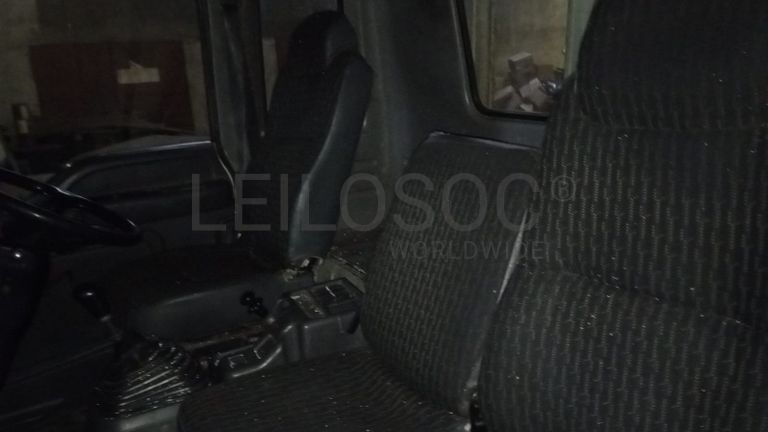 Camião ISUZU FTR800