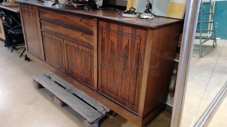 Aparador em madeira