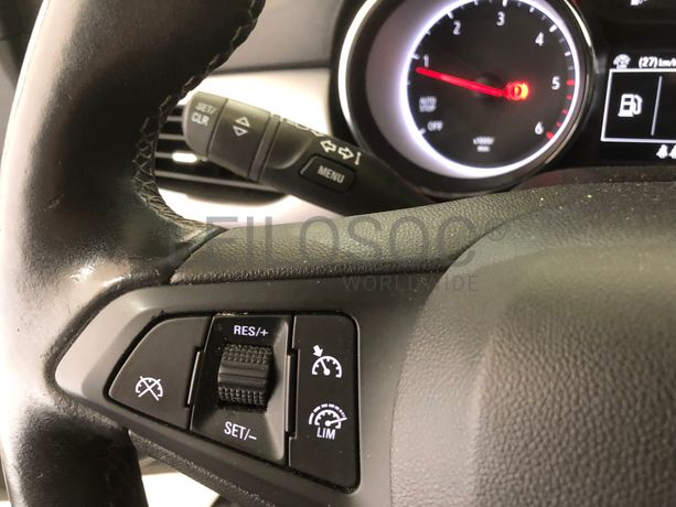 Opel Astra · Ano 2019