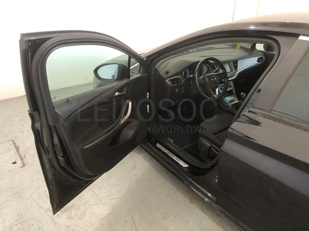 Opel Astra · Ano 2019