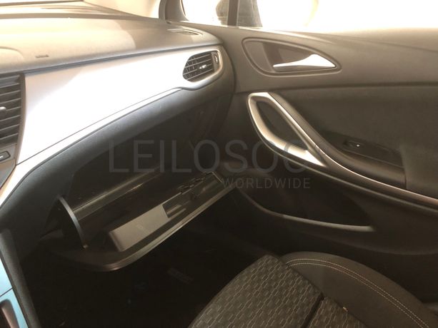 Opel Astra · Ano 2019