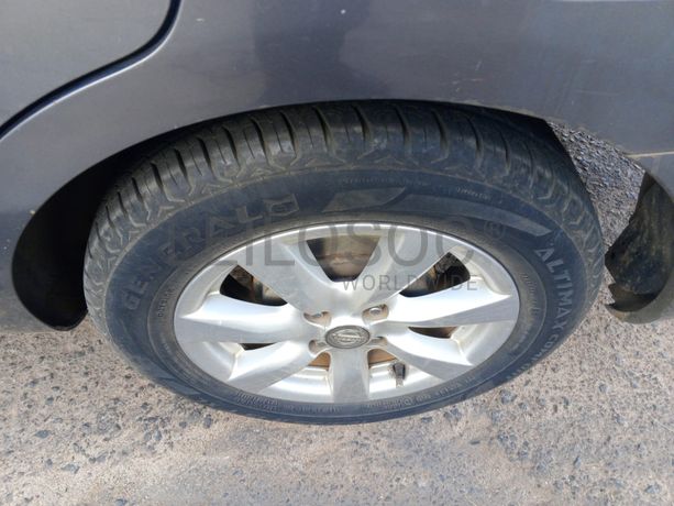 Nissan Almera